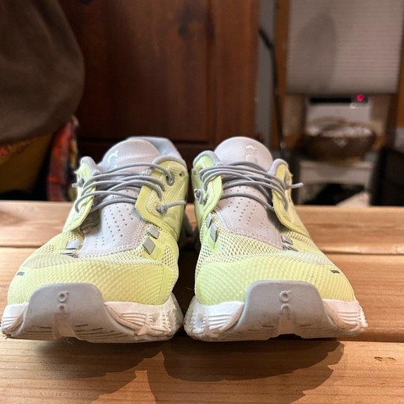 ON CLOUD 5 Running Shoes Hay Frost Women Sneakers 8 - Picture 7 of 16